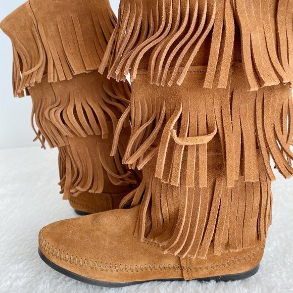Minnetonka NWOT Women's 3-Layer Fringe Boot, Brown Suede, Size 7 - Picture 6 of 11